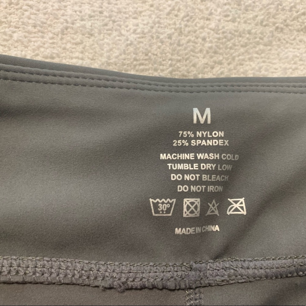 Booty shorts - Picture 3 of 3